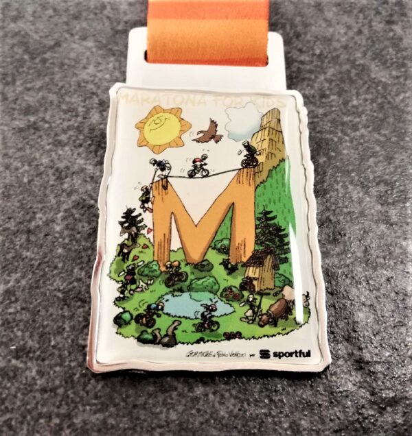 maratona Dles Dolomites 2018 personalised metal medal with full colour printing and lens effect, shiny silver finish with personalised sublimation ribbon